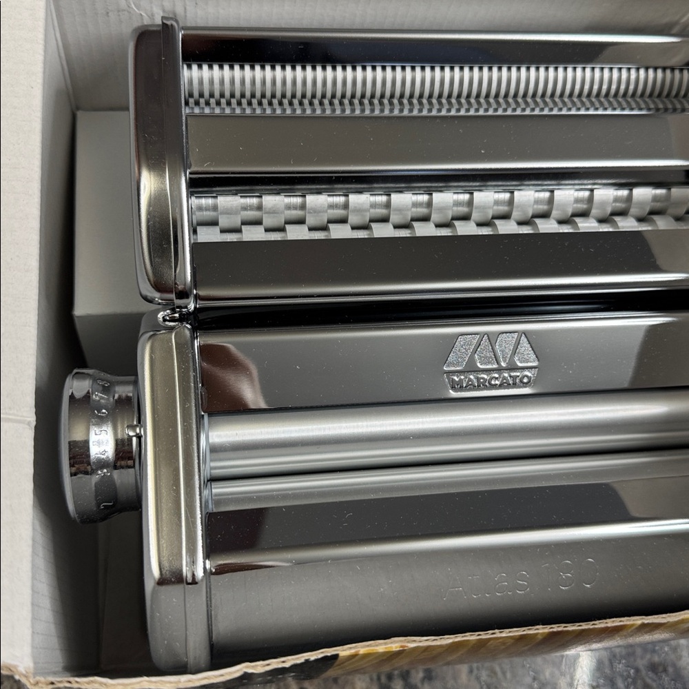 Marcato Atlas 180 Pasta Maker with cutter and hand crank NWT - Picture 5 of 11